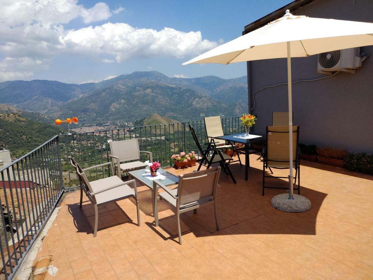 Apartmán Casa Donna Franca Castiglione De Sicilia Exteriér fotografie